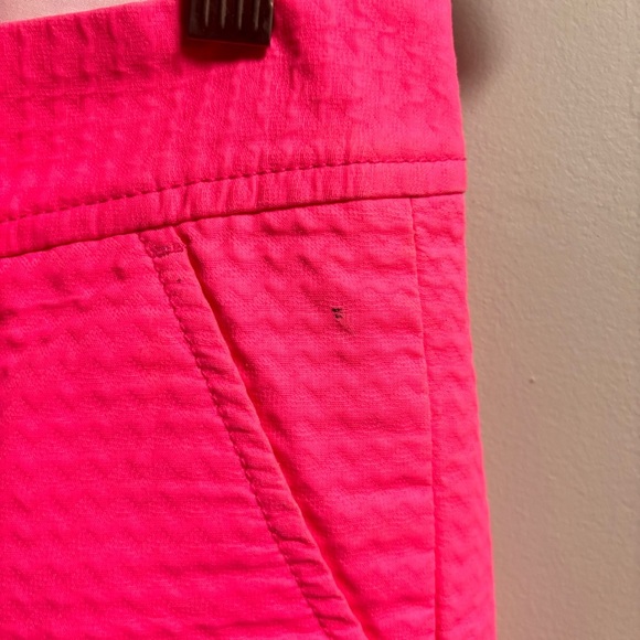 Lilly Pulitzer Callahan Short Neon Pink
Size 00 - Picture 6 of 6